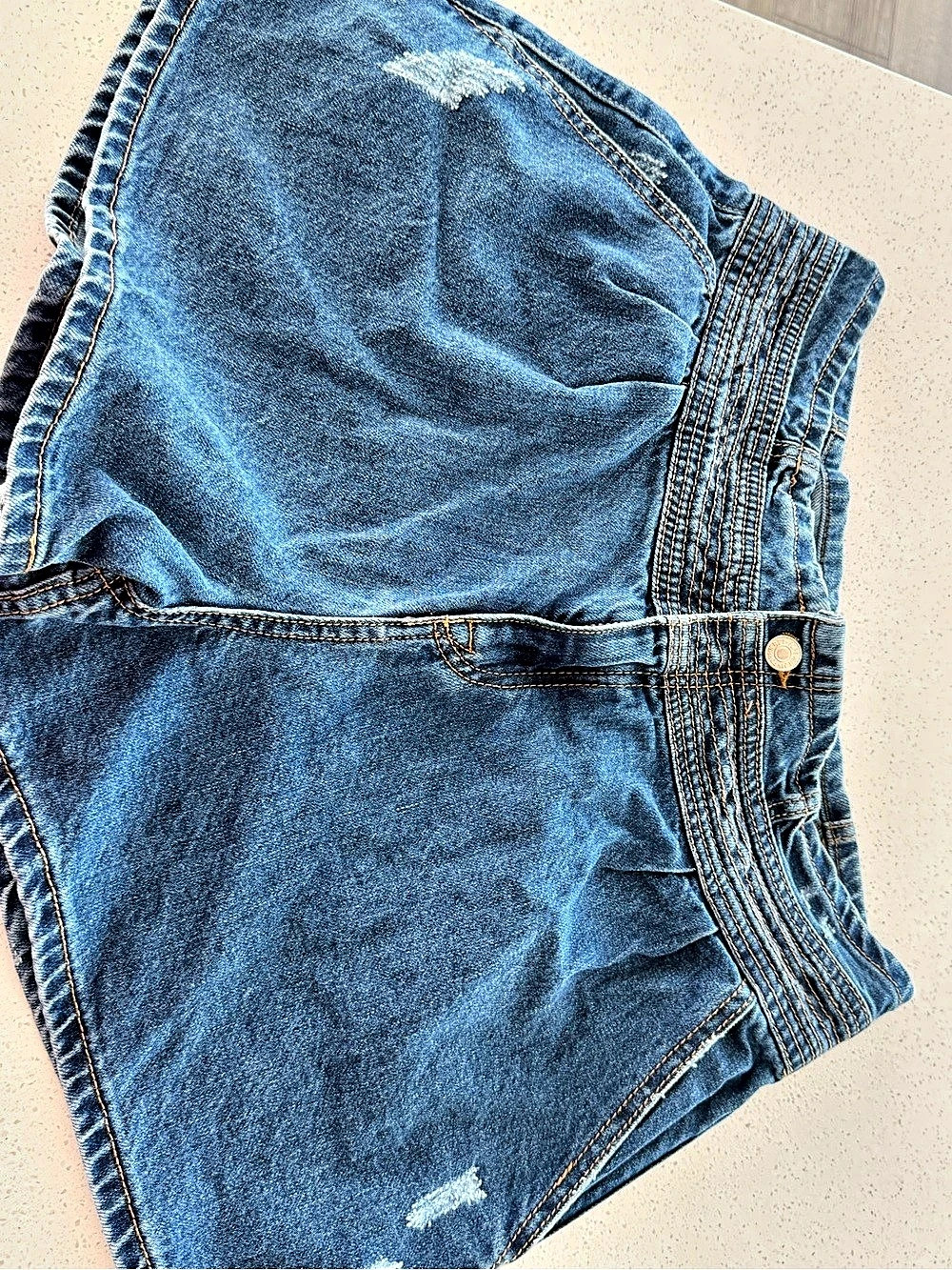 FOREVER 21 Distressed Denim Jean Shorts Blue Waist 31